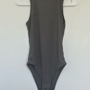 Ribbed gray bodysuit